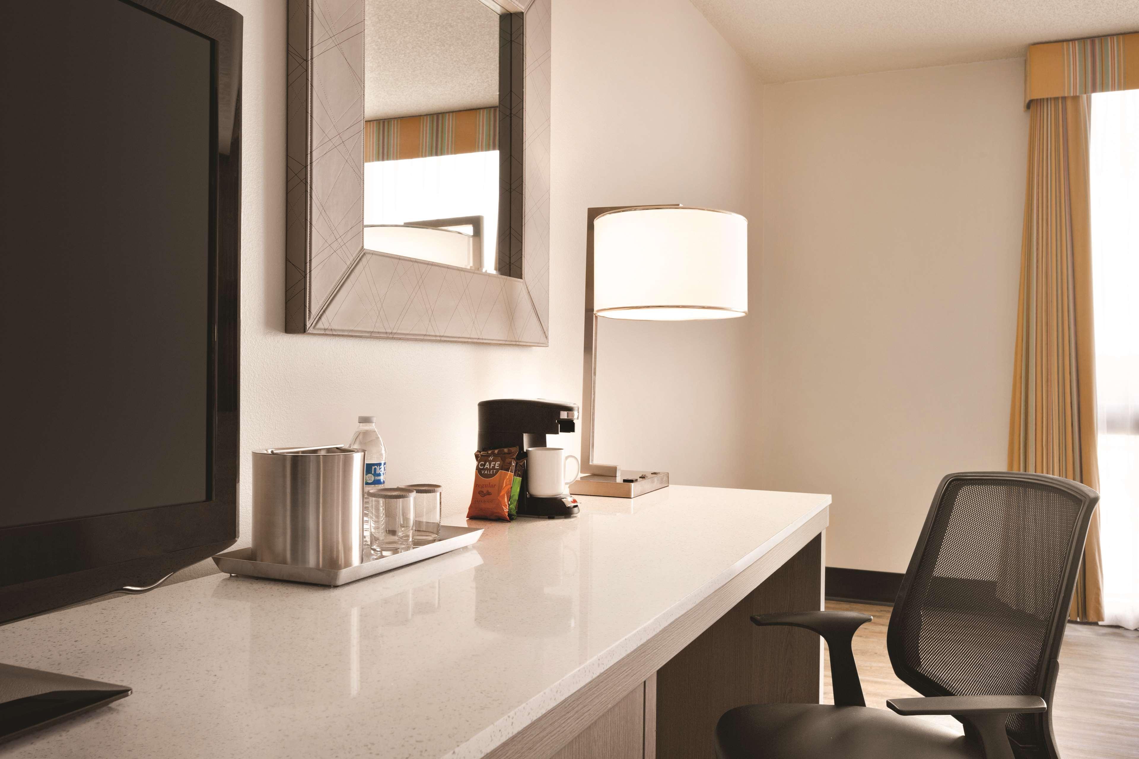 Radisson Hotel Lenexa Overland Park Eksteriør bilde